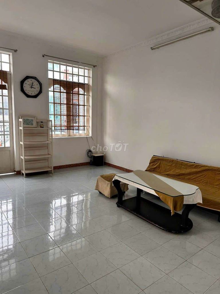 Rent a Thống Nhất 4-0 x15 front house in the Bb