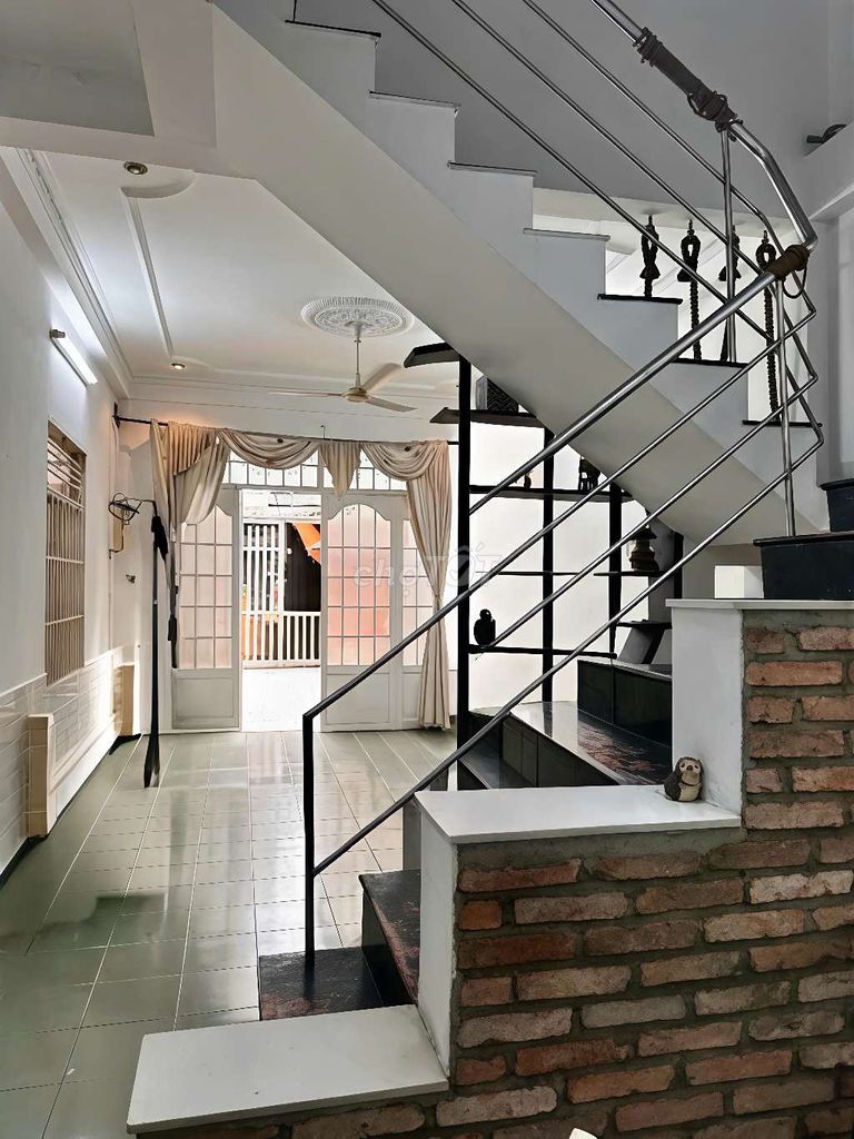 Rent a Thống Nhất 4-0 x15 front house in the Bb