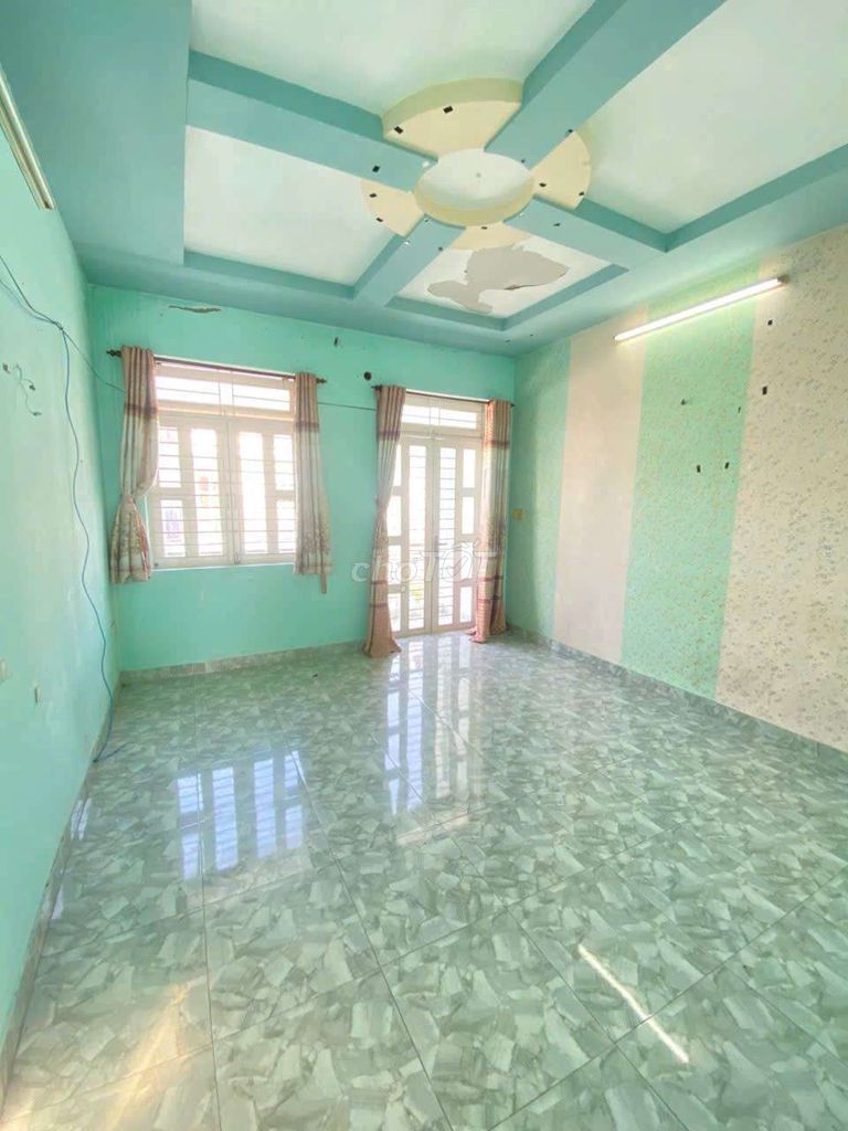 It's a four-by-18 rent. Three bedrooms.