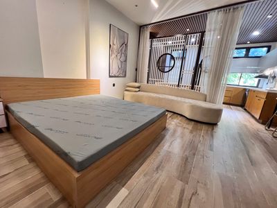 Rend it to the House of the City 100 meters, Full High Building, beautiful Sang Joun.