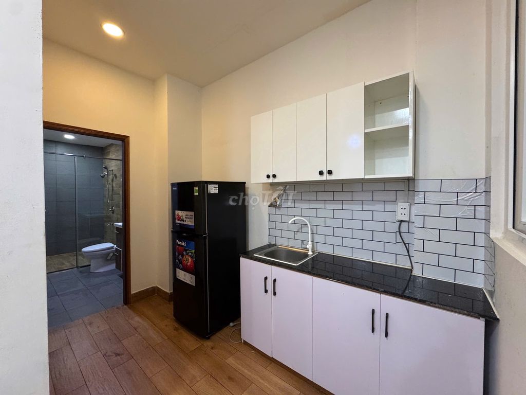 Right at the right price! A private washing machine kitchen in downtown District 8
