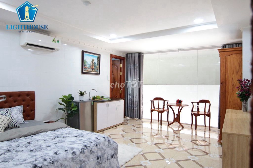 apartment full of furniture at the bridge over LMG, children, elevators, bv, security.