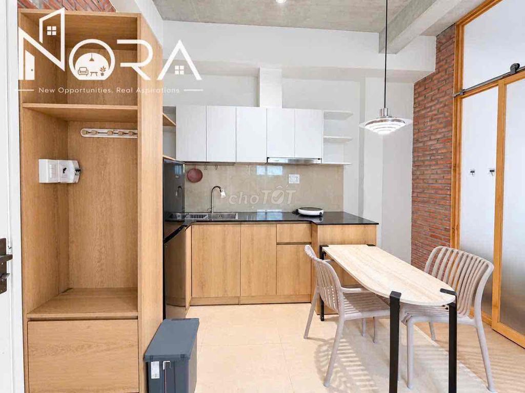 Rent the kitchen room full of furniture in the 7th district.