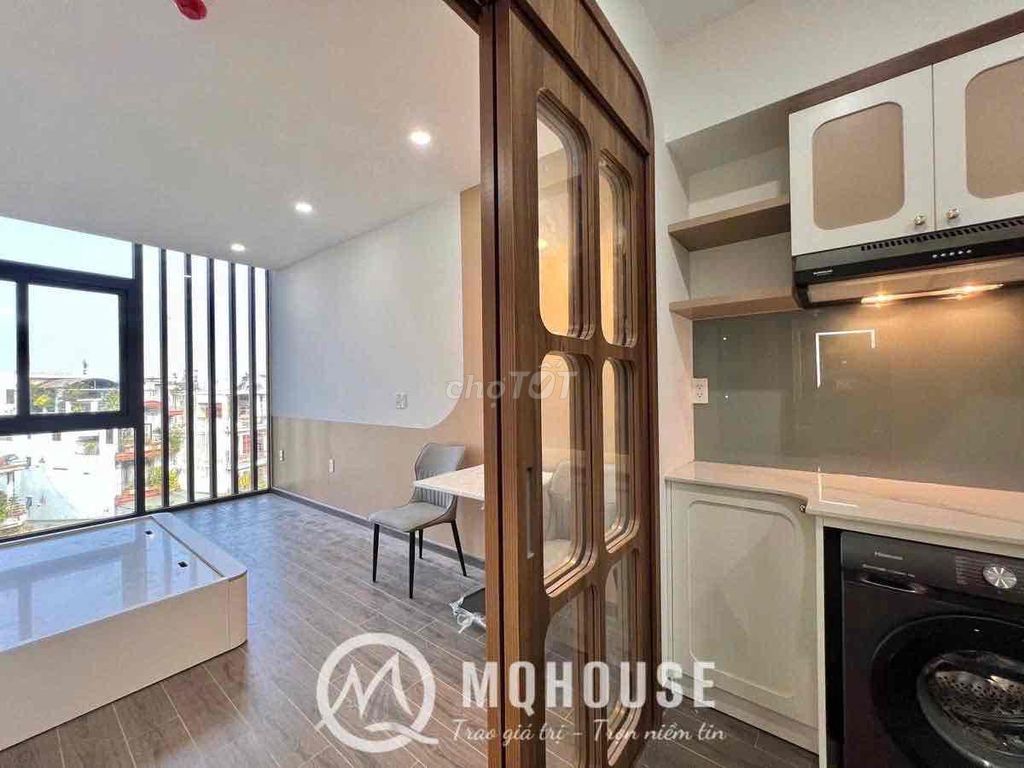 renting apartment full of open-air windows view city