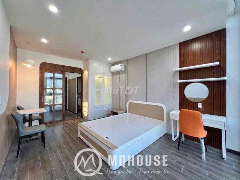 renting apartment full of open-air windows view city