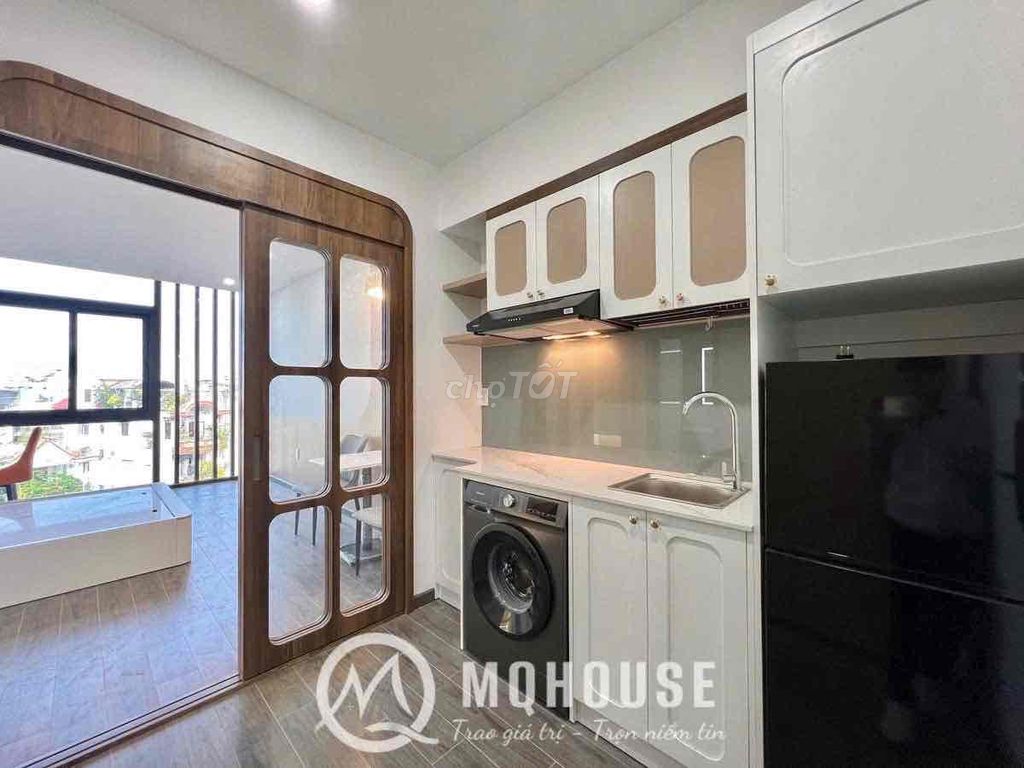 renting apartment full of open-air windows view city