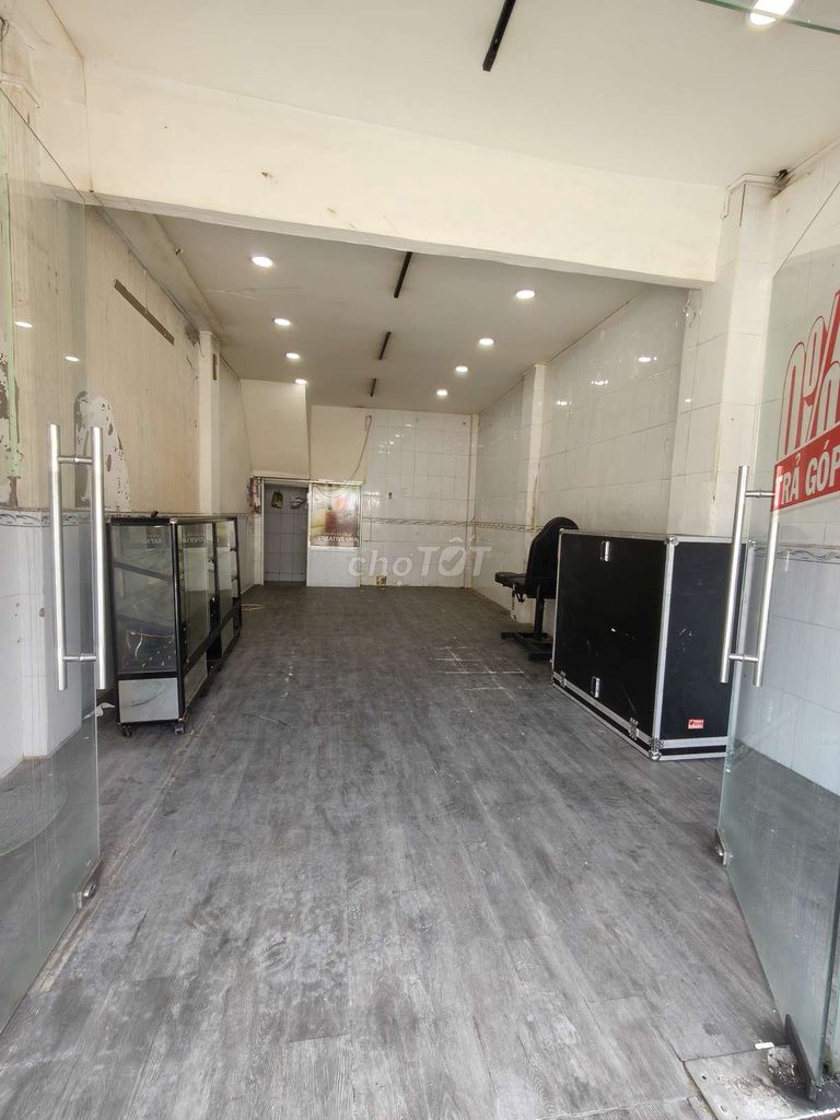 Rent the Front of Leaves. District 5 near Chen Funky 4 rooms