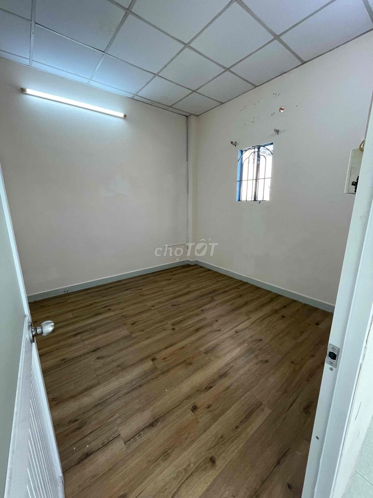 Rent the entire corn shop. Bình Thạnh 4th floored bedroom.
