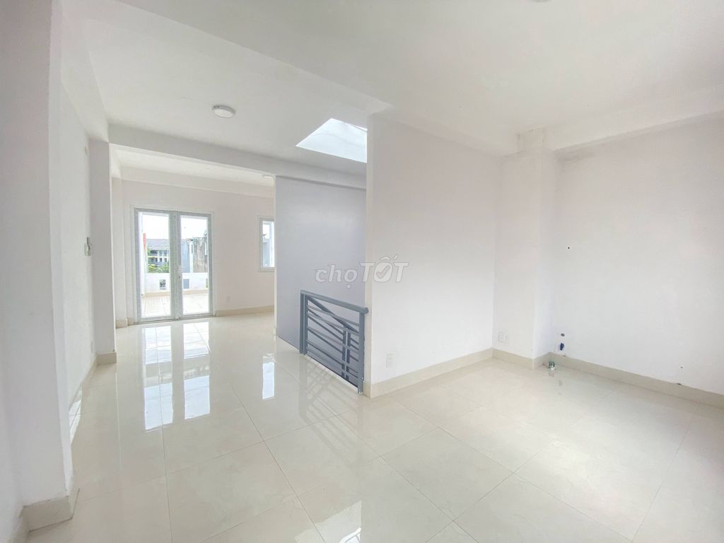 Rent the original house 100 M2 front C Cát Lái