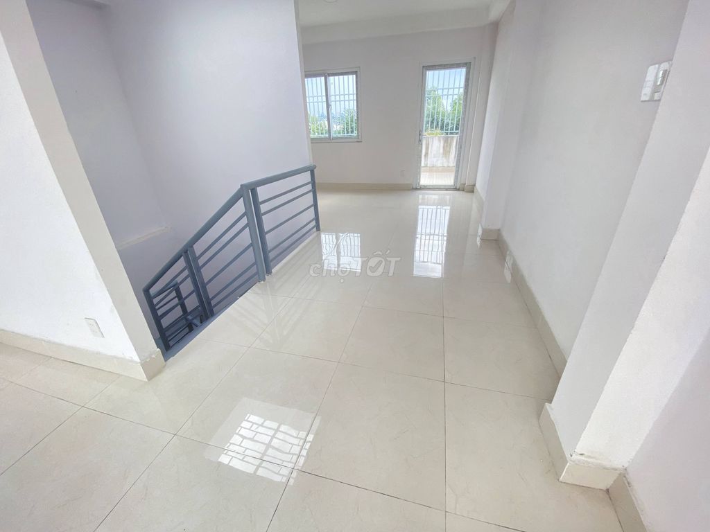Rent the original house 100 M2 front C Cát Lái