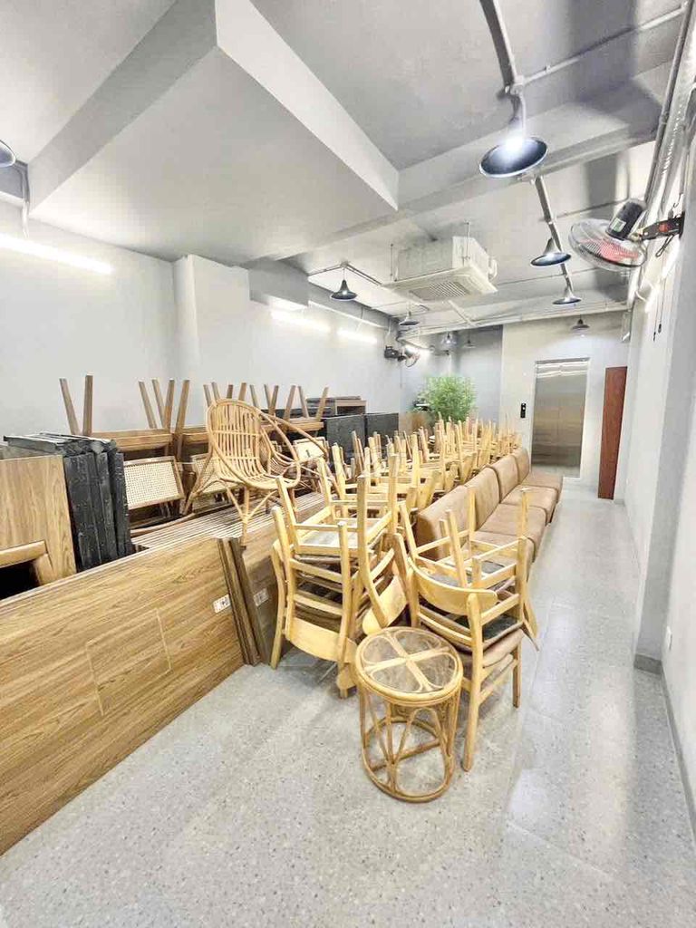 Five-story cash house, 4 x 20 meters, elevator, Nguyễn Gia Trí, 204, Bình Thạnh