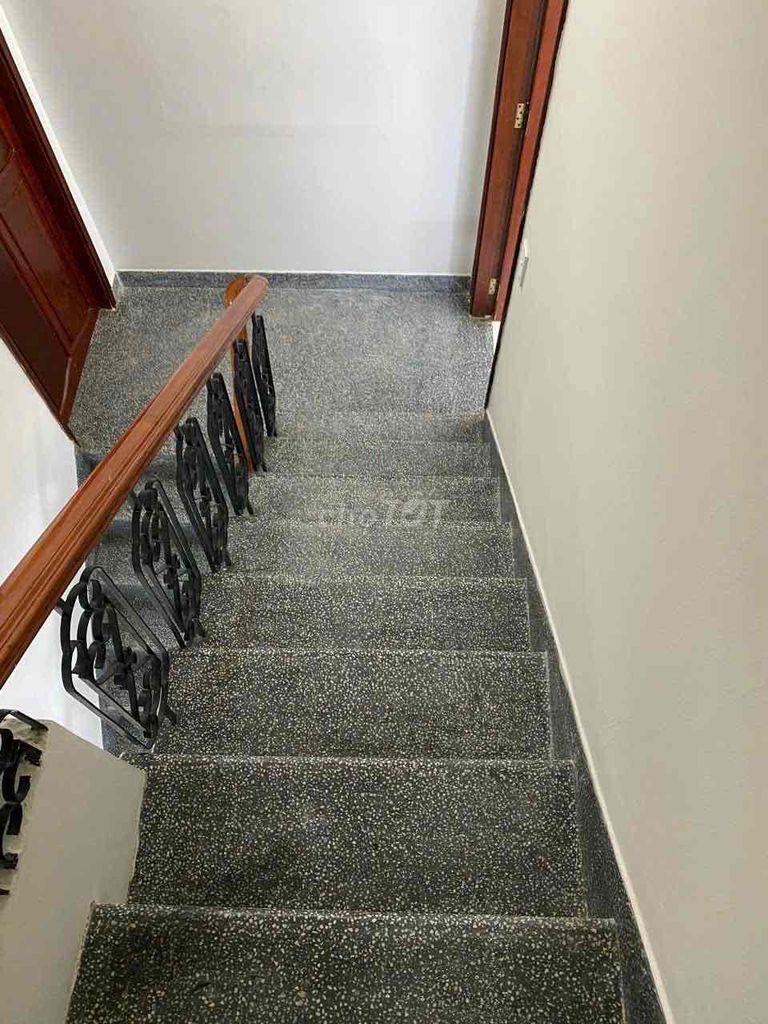 Rent the entire alleyway of the car parked at the imperial gate, Abson 17,