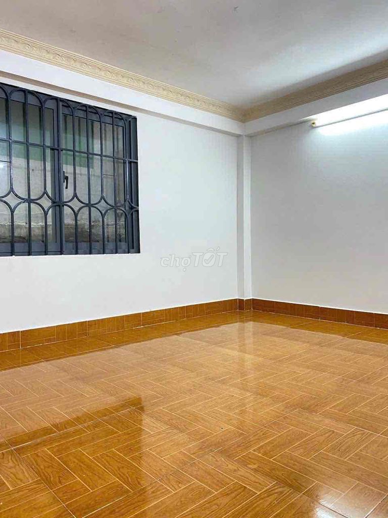 Rent the entire alleyway of the car parked at the imperial gate, Abson 17,