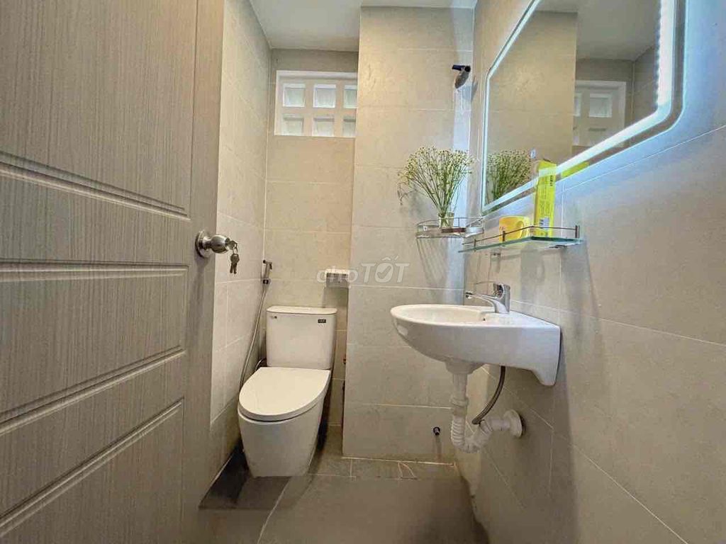 The studio apartment is full of Nguyễn Trãi-Angs.