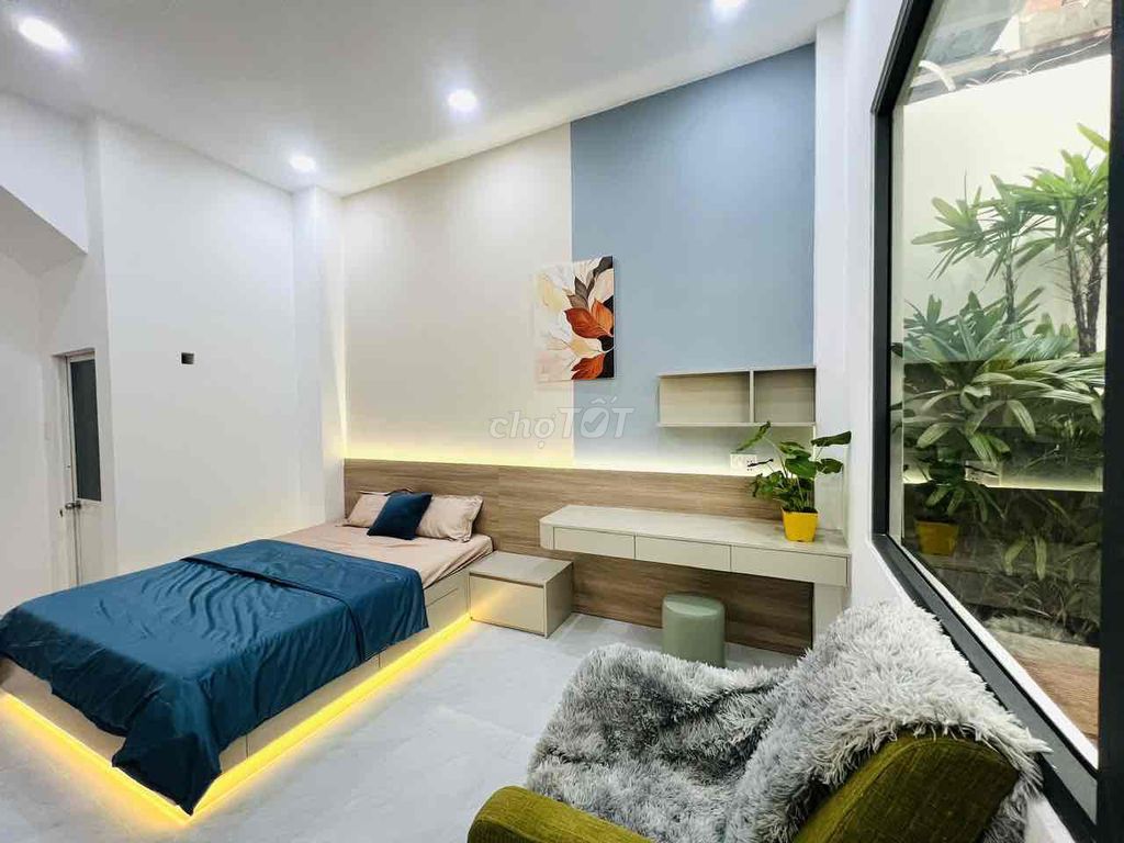 The new room service apartment is brand new from six million near the University of Love.