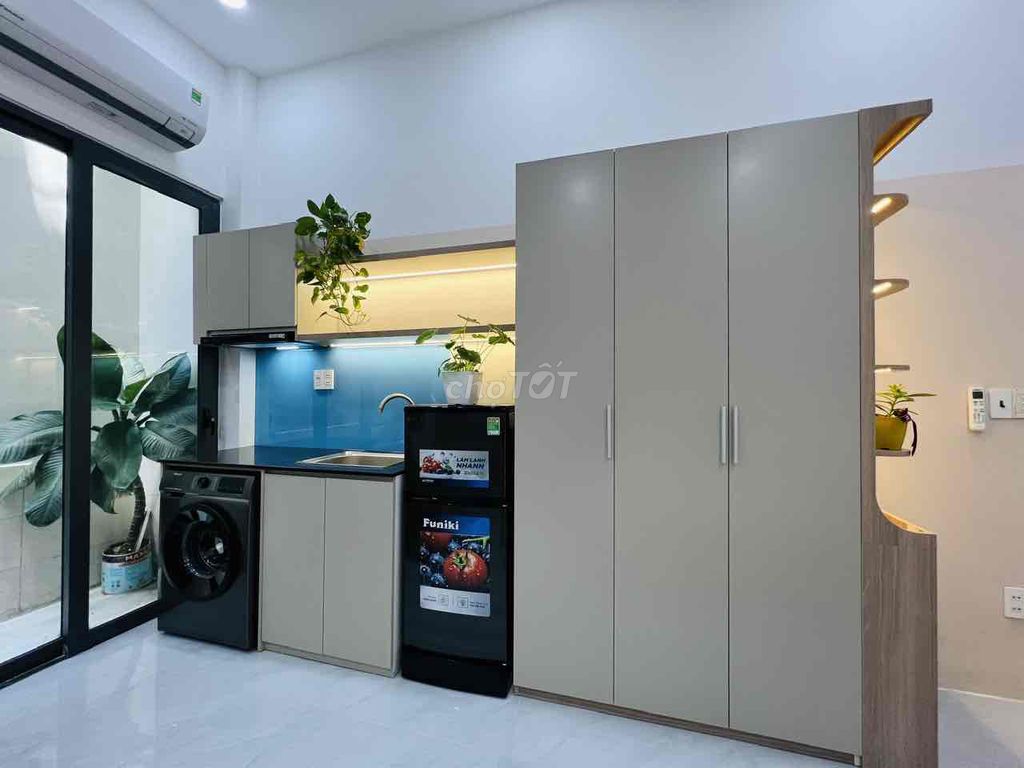 The new room service apartment is brand new from six million near the University of Love.