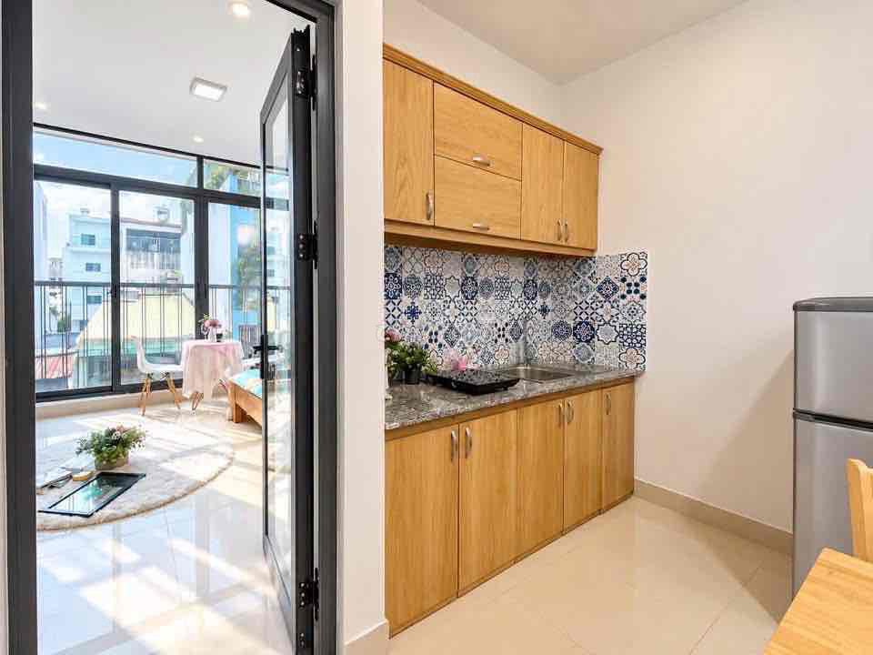 The apartment. A cheap balcony bedroom near Wentic Park.