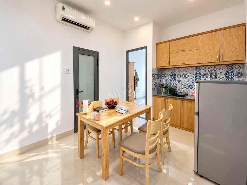 The apartment. A cheap balcony bedroom near Wentic Park.