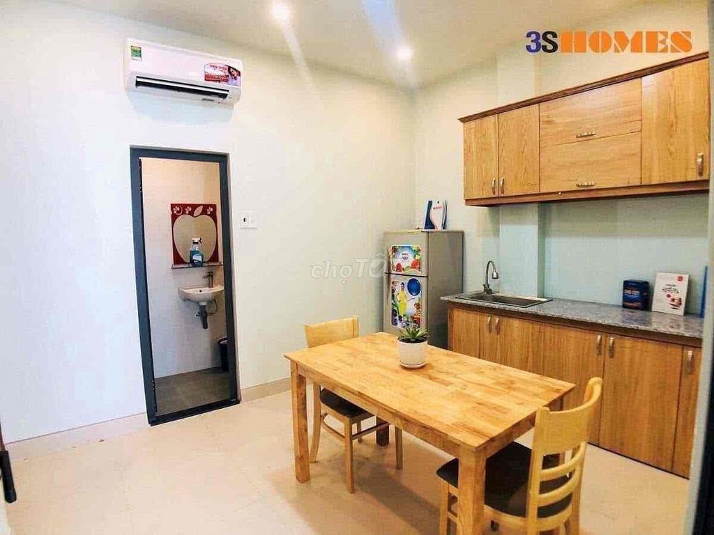 The apartment. A cheap balcony bedroom near Wentic Park.