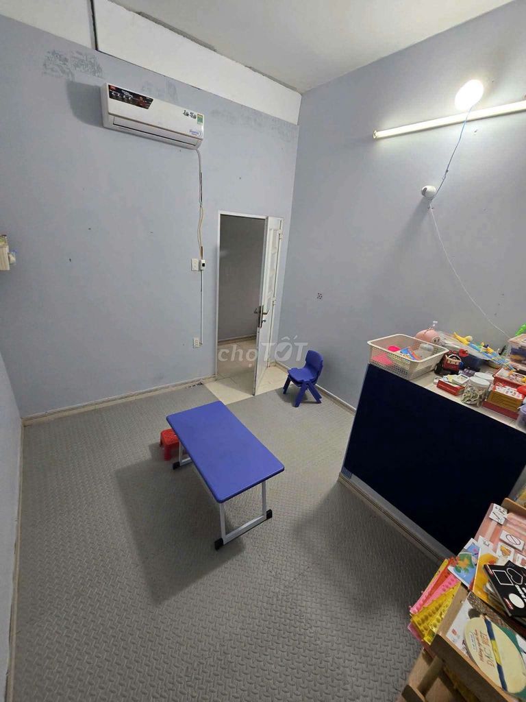 Rent two-story bedrooms. Two toilets, 9 Linh Tây, near the copper range.