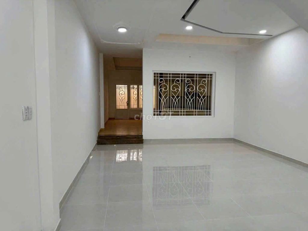 3 floors 5 x24 m Trần Trọng Cung
