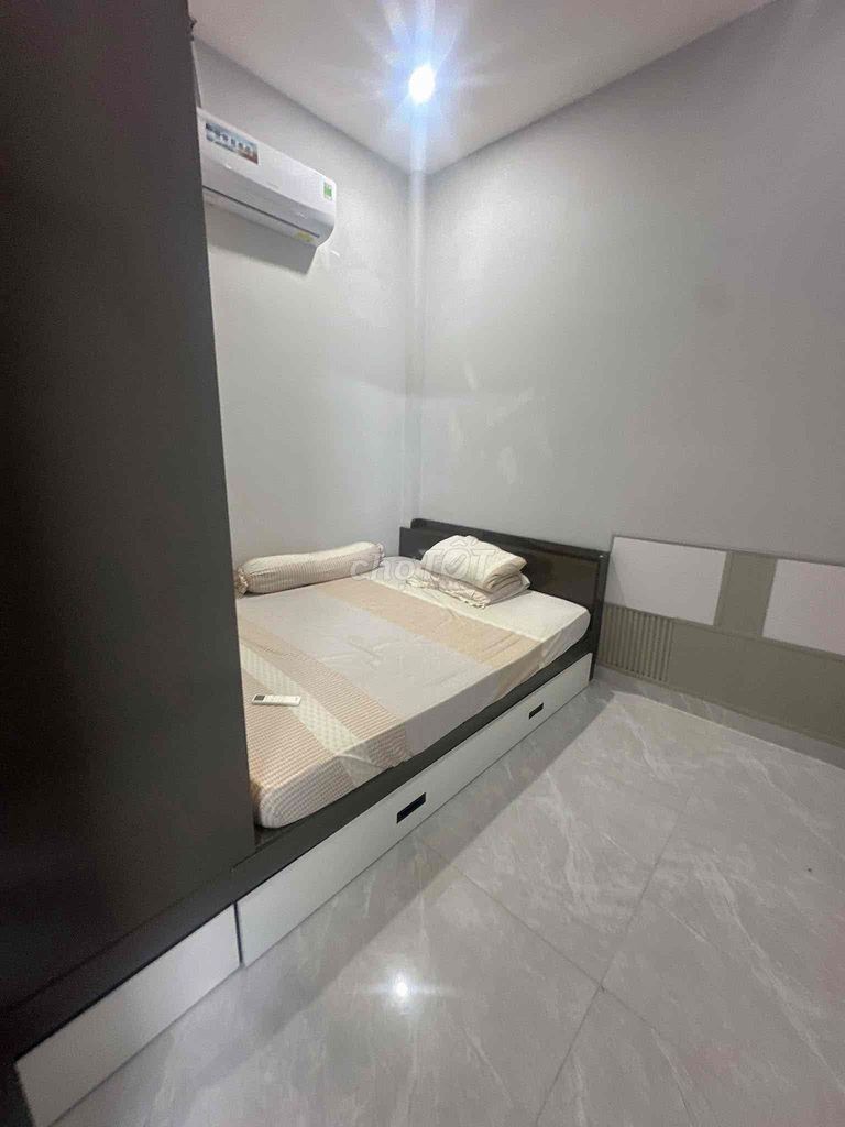 Hồ Bá Phấn Street near Wu. Two bedrooms. A brand new toilet.