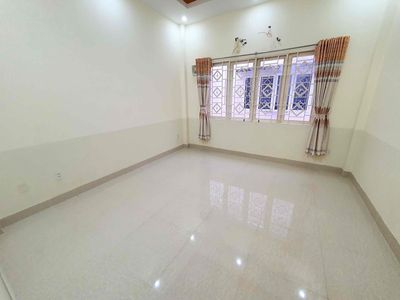 Intra-painted new car parked door 4 x18 M M M M 01 4 bedroom 3 toilets