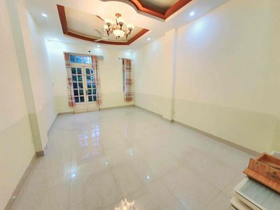 Intra-painted new car parked door 4 x18 M M M M 01 4 bedroom 3 toilets