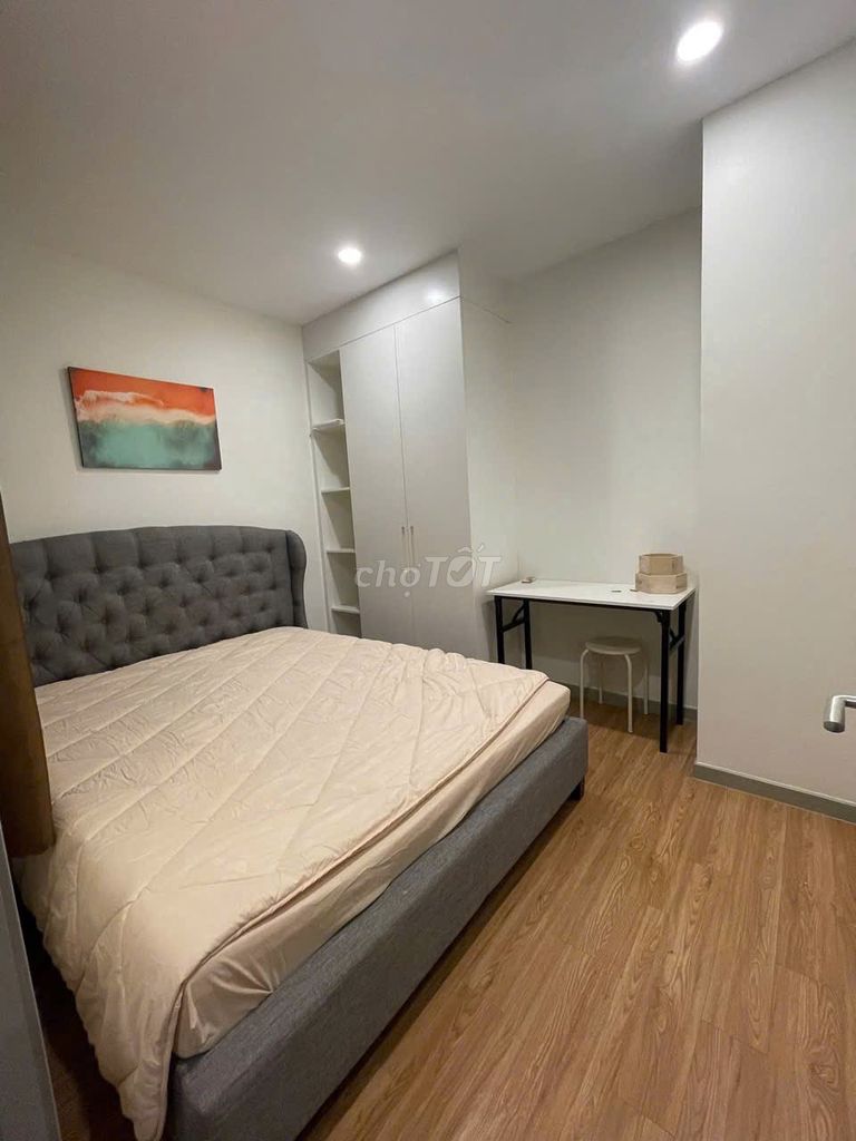 The Botonica Supreme Court building. 75 meters two bedrooms. Full interior. 16 million.