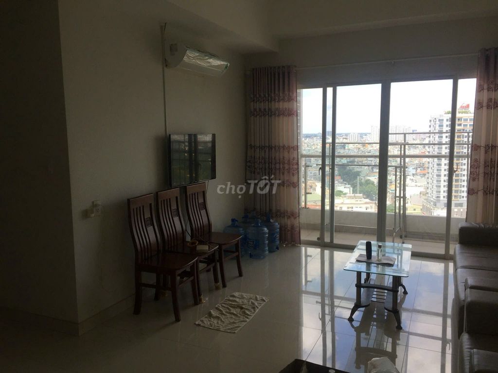Rent Remax Plaza District 6.