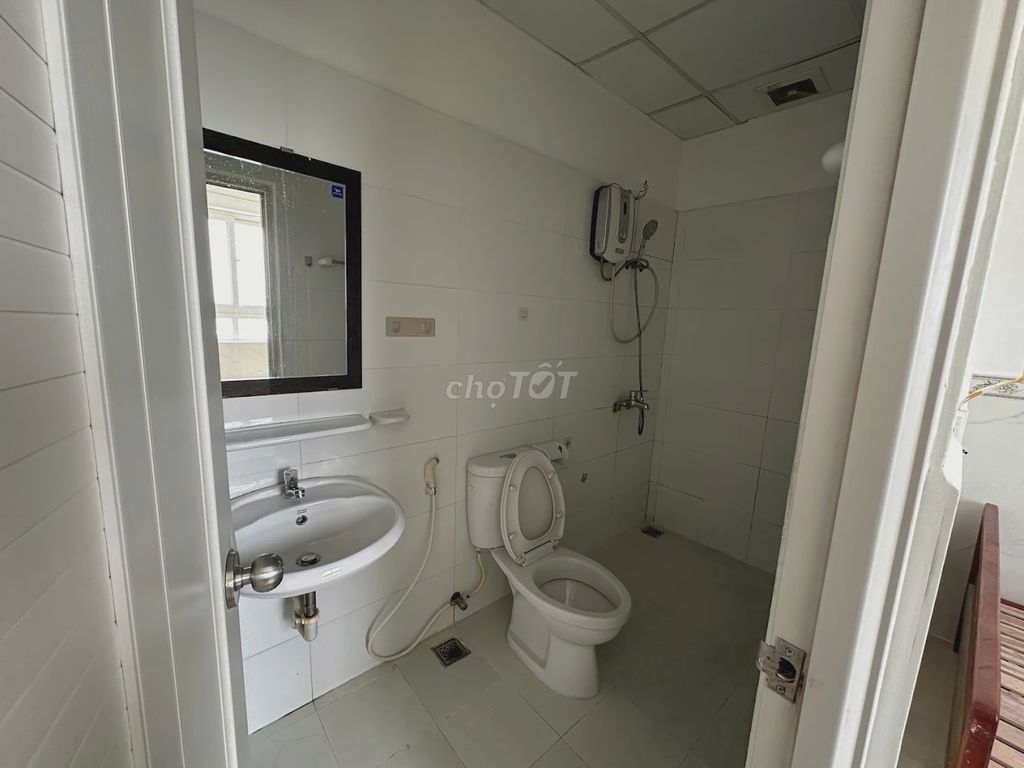 Rent the apartment three bedrooms, Topaz, ful interior, for 10 million a month.