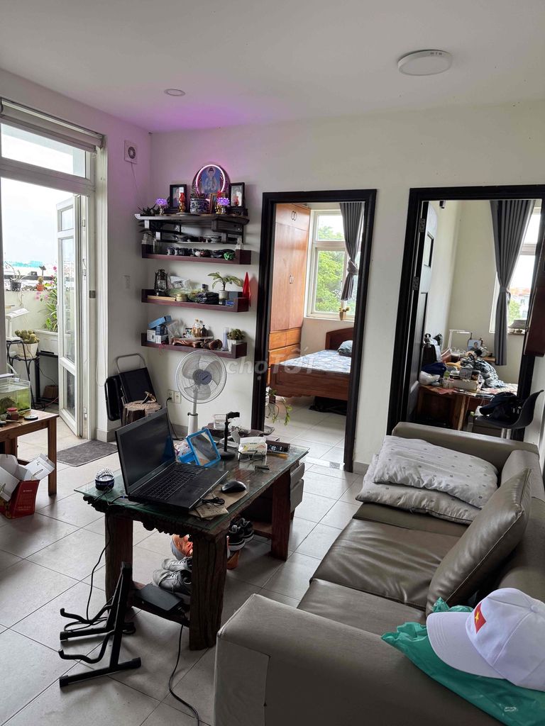 Rent room.