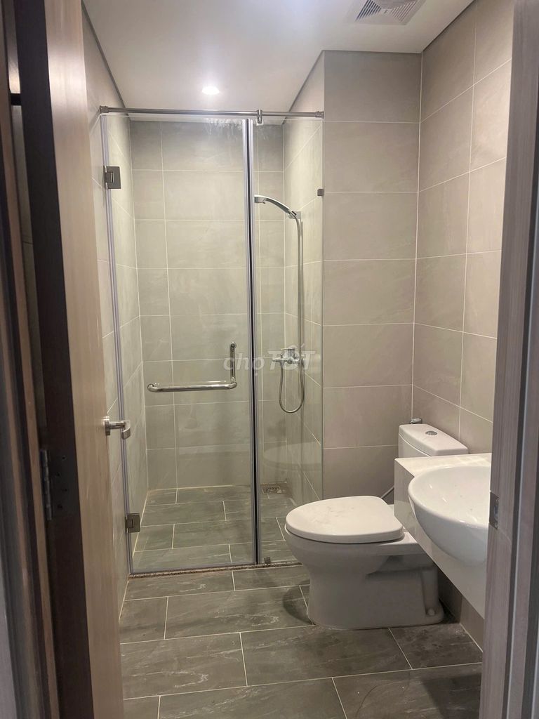 One bedroom plus beverly solari view directly pool - full interior - only 8 million a month