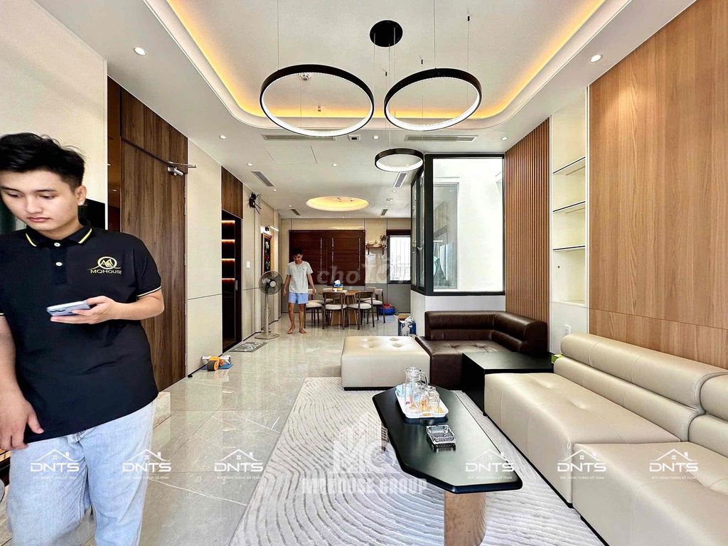 Rent the Guardian of one of the Full Seven Bedrooms, Tân Kiểng Royal Service.