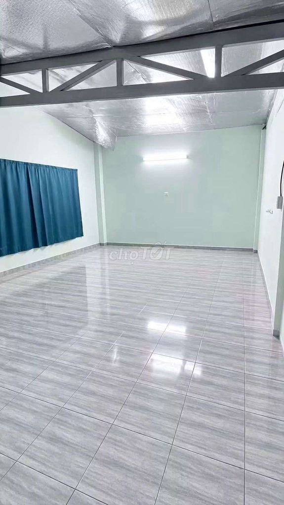 We'll rent the warehouse 8 x 18 meters, double bedroom 2 Y-shaped toilets right at Tây Thạnh.