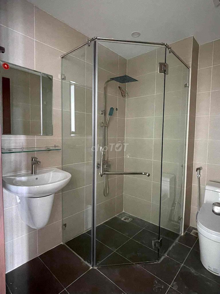 Rent the county apartment 6 2 bedrooms 3 bedrooms only 10 to 13.5 million a month.