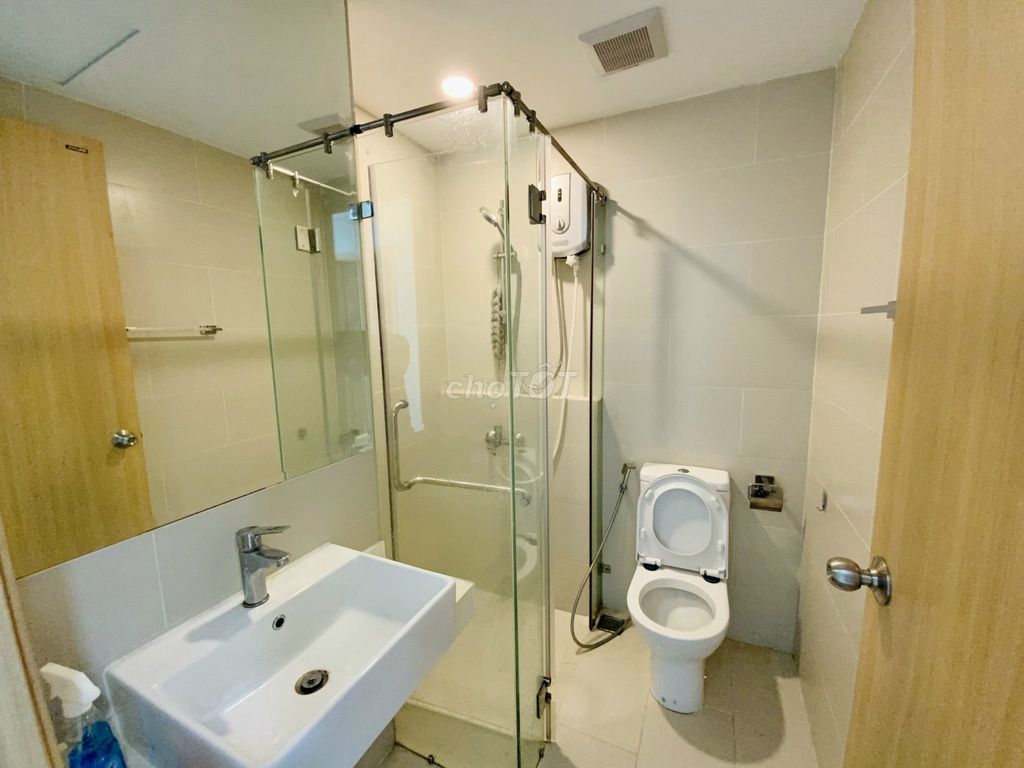 Rent An Gia Skyline District 7, 64 meters, 2 bedrooms, full interior for 12 million.