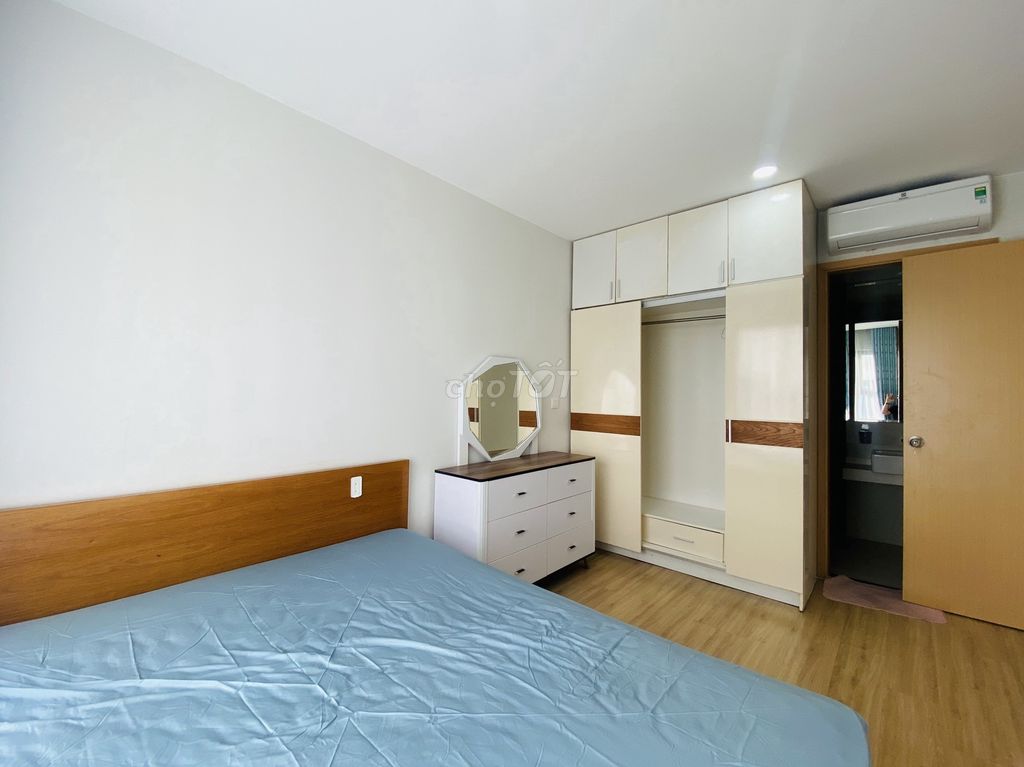 Rent An Gia Skyline District 7, 64 meters, 2 bedrooms, full interior for 12 million.