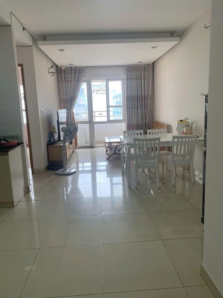 Rent the riverside 90, Nguyễn Hữu Cảnh.