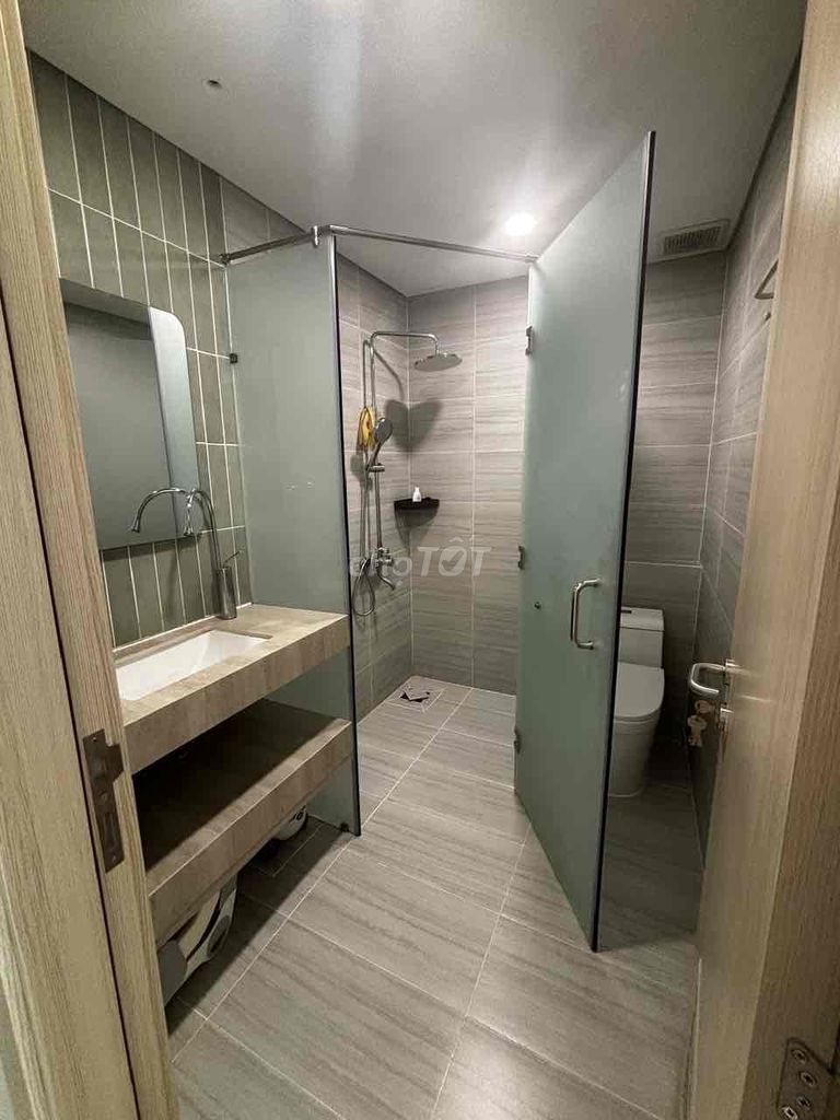 Rent room at New America Market.