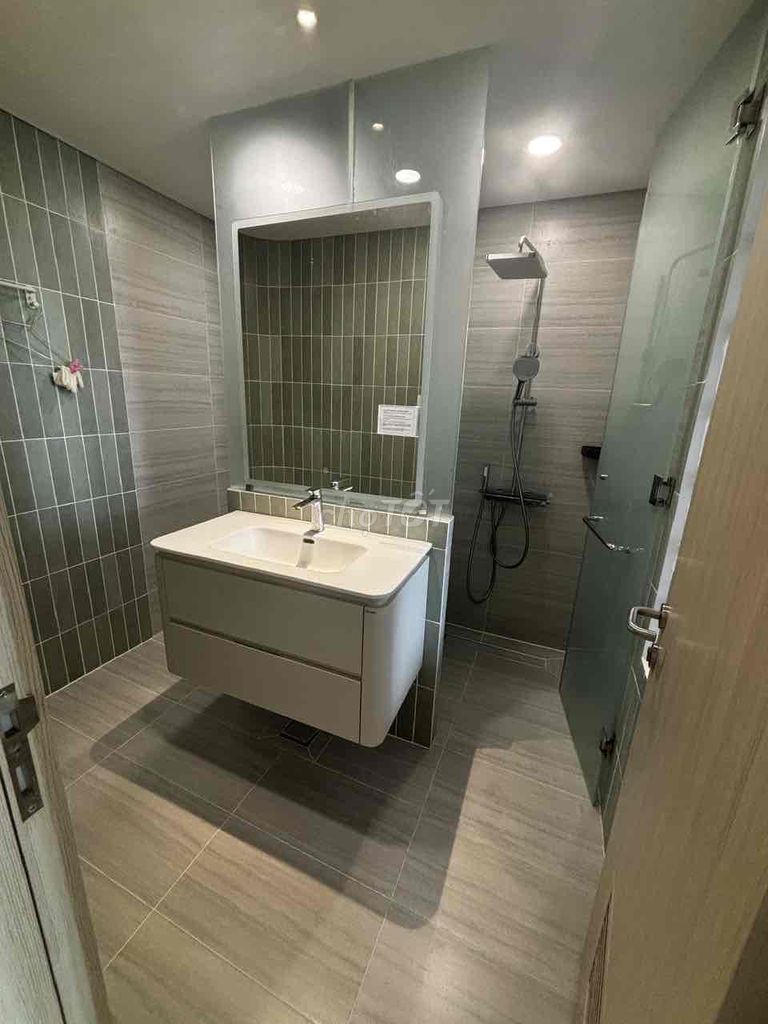 Rent room at New America Market.