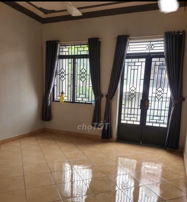 Four floors of Bà Hom, four feet of x 23m, four bedrooms, four toilets, to sell the diner.