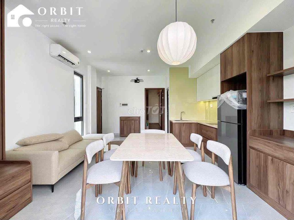 Supercreate. A kitchen room with a republican balcony -- near T3 T station.