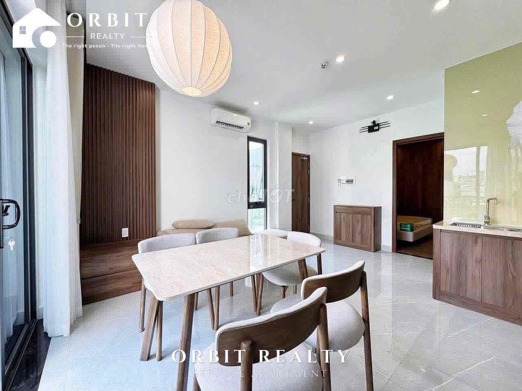 Supercreate. A kitchen room with a republican balcony -- near T3 T station.