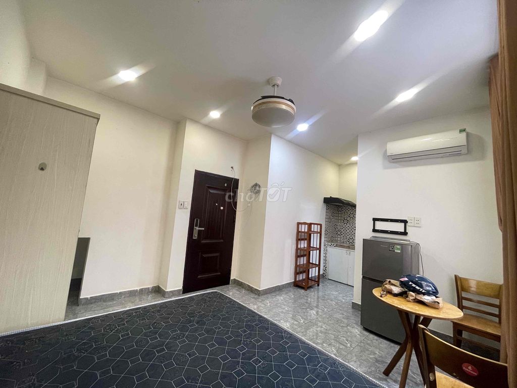 We'll need to rent an interior FUll - Global Cipty - clean security is 20 meters tall.