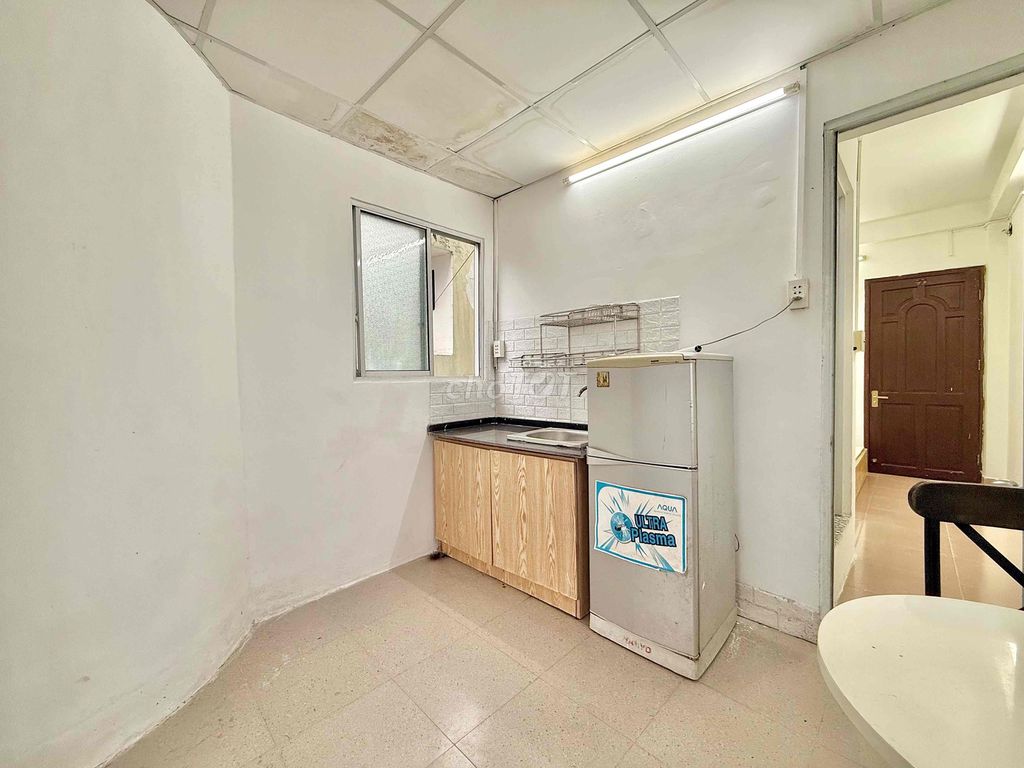 The motel is in the market. One bedroom is 35 meters. Two balconys.