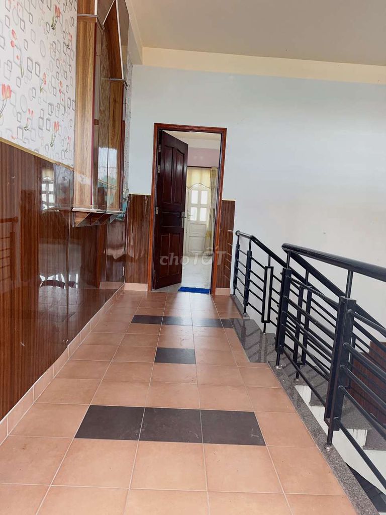 5x25 M 1.M. 3th floor lobby of the truck.