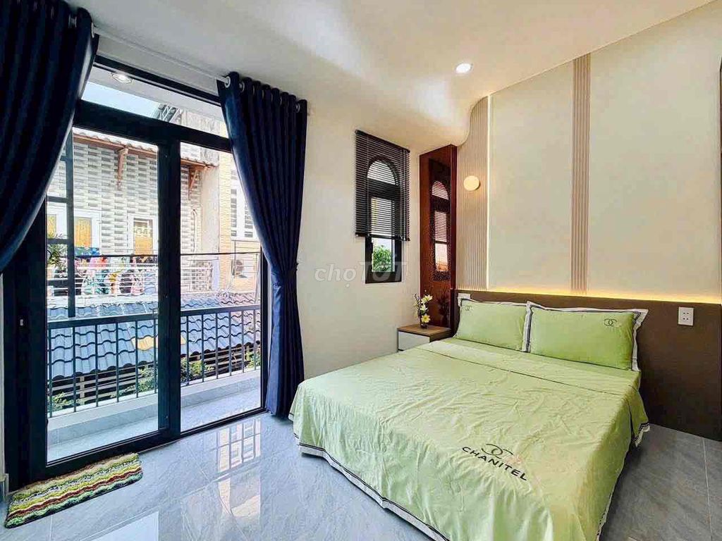 Two bedrooms, two bathrooms, new furniture.