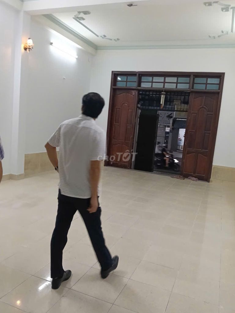 Rent a house 100 meters perkd truck of the Thủ Đức 22 million Main Line.