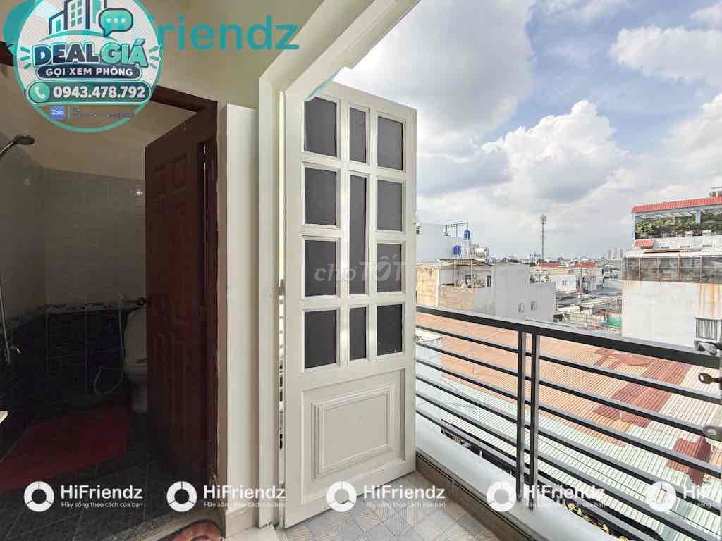 Rent a balcony suite full of furniture at the tree market.